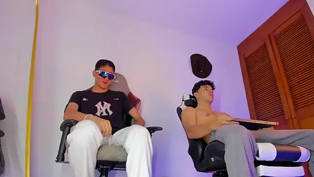 sotooliver3 on StripChat 