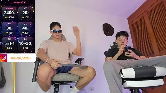 sotooliver3 on StripChat 