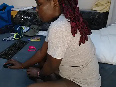 sweet_essin on StripChat 