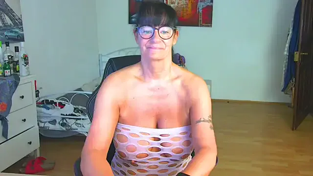 Sylly on StripChat 