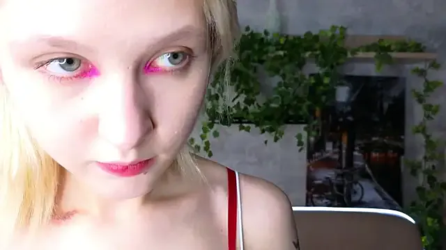 TashaWarthen — squeeze my breasts 