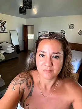 Vahine_tahiti987 — Je me gode le cul