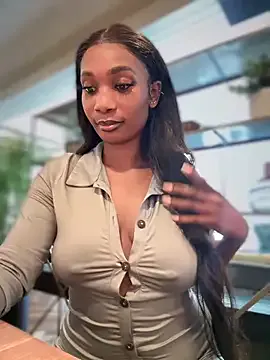VannessaJj on StripChat 