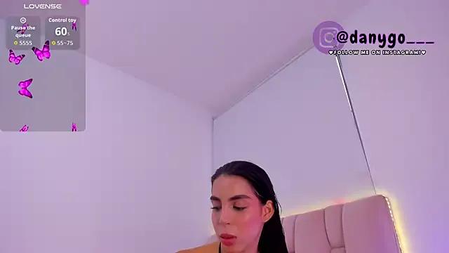 StripChat ZarianaEvanz is Freechat ZarianaEvanz — naked and doggystyle